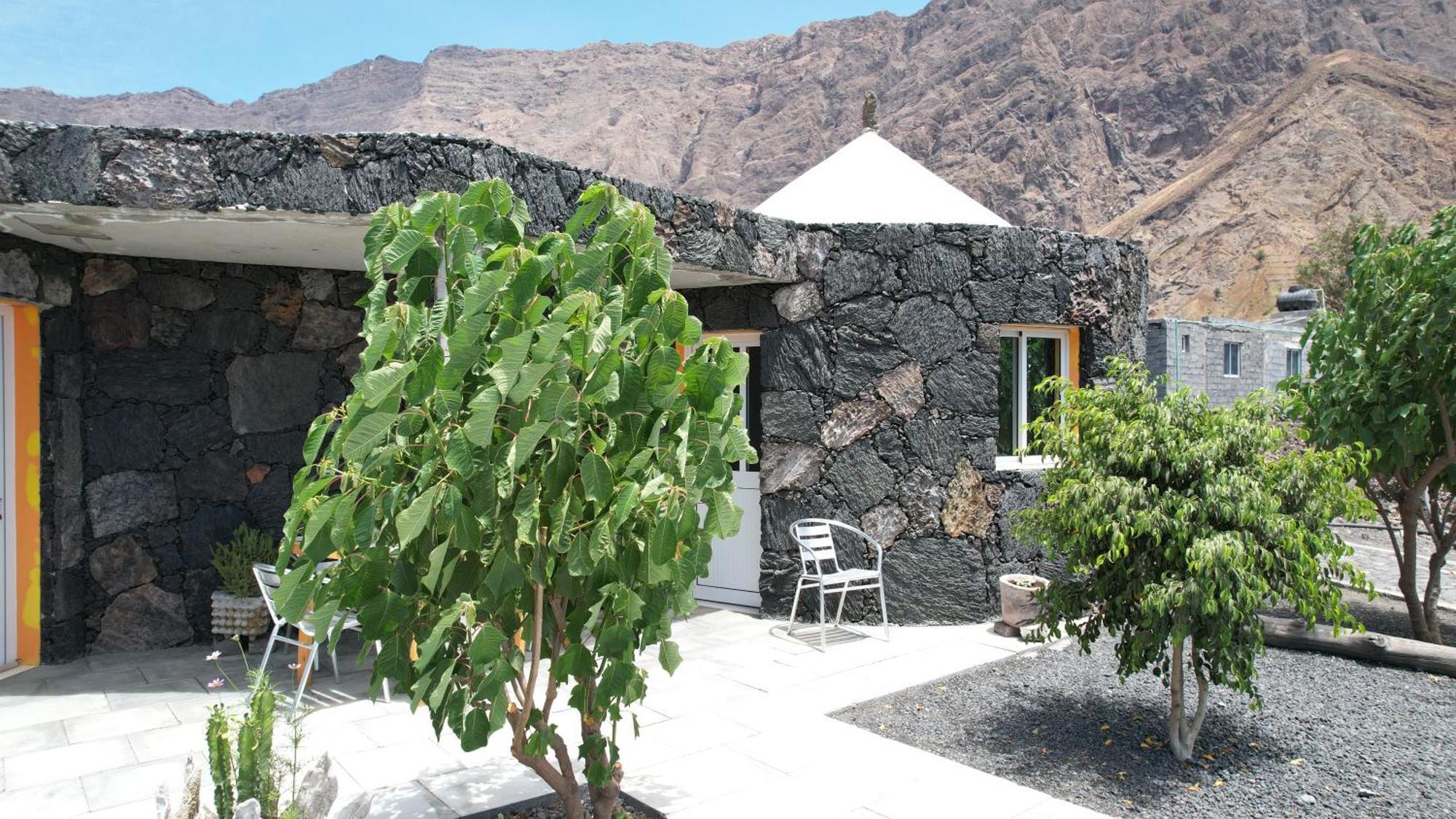 Casa Helena Hotel Portela Exterior photo