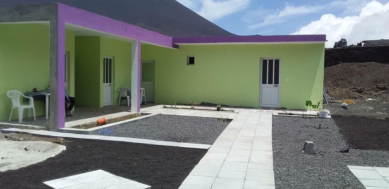 Casa Helena Hotel Portela Exterior photo
