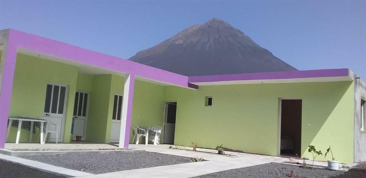 Casa Helena Hotel Portela Exterior photo